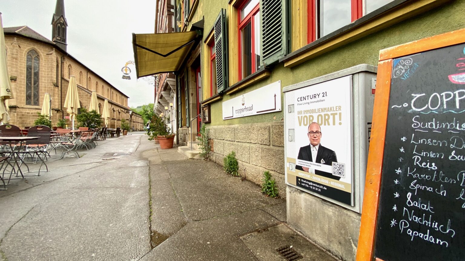 Dauerwerbung Century 21 Esslingen auf Schaltkasten