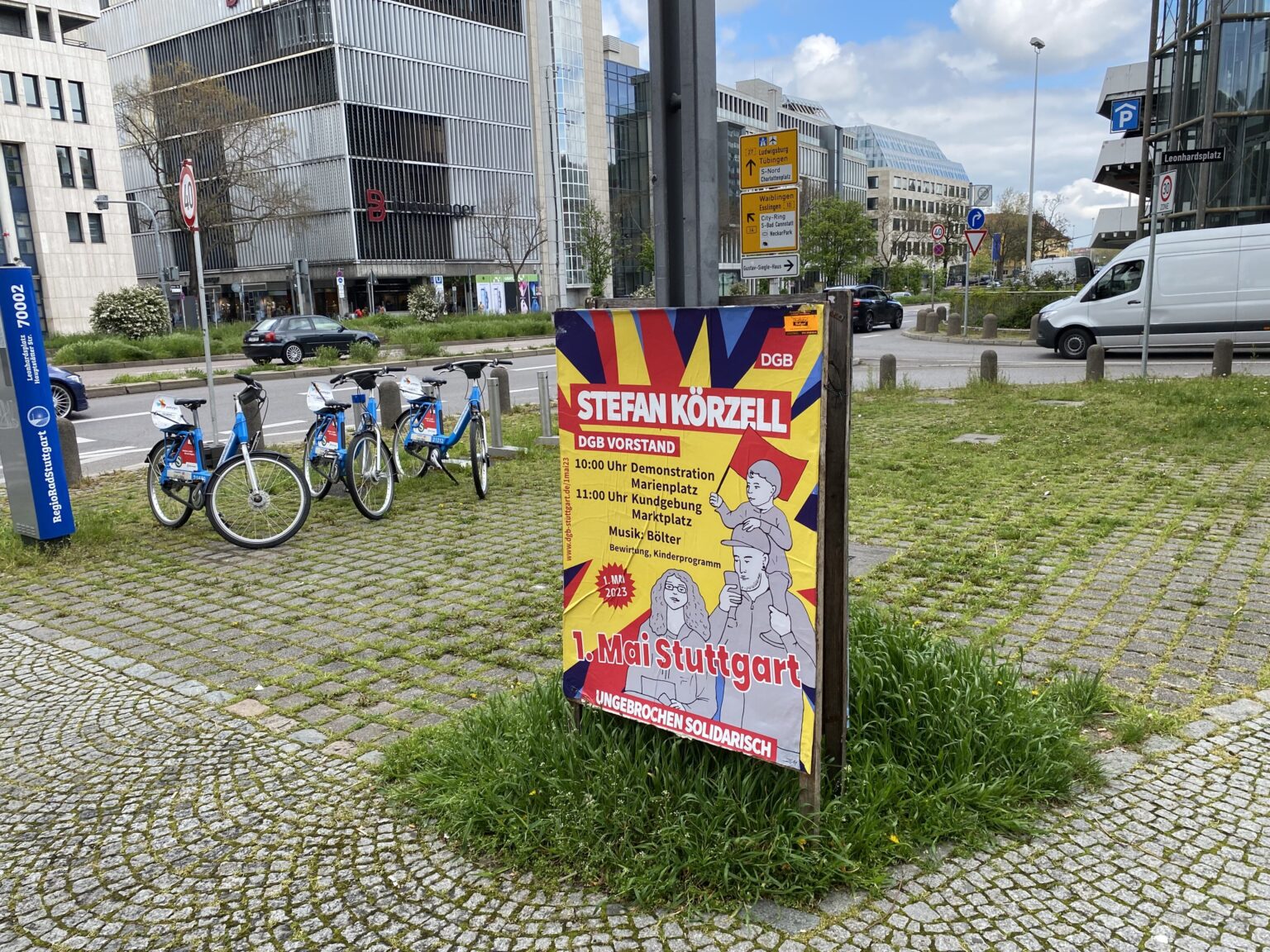 Umland Plakatwerbung gegenüber Breuninger Stuttgart