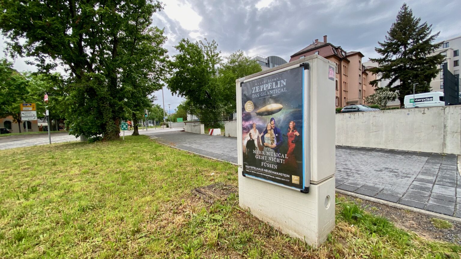 Werbung für das Zeppelin Musical in Stuttgart